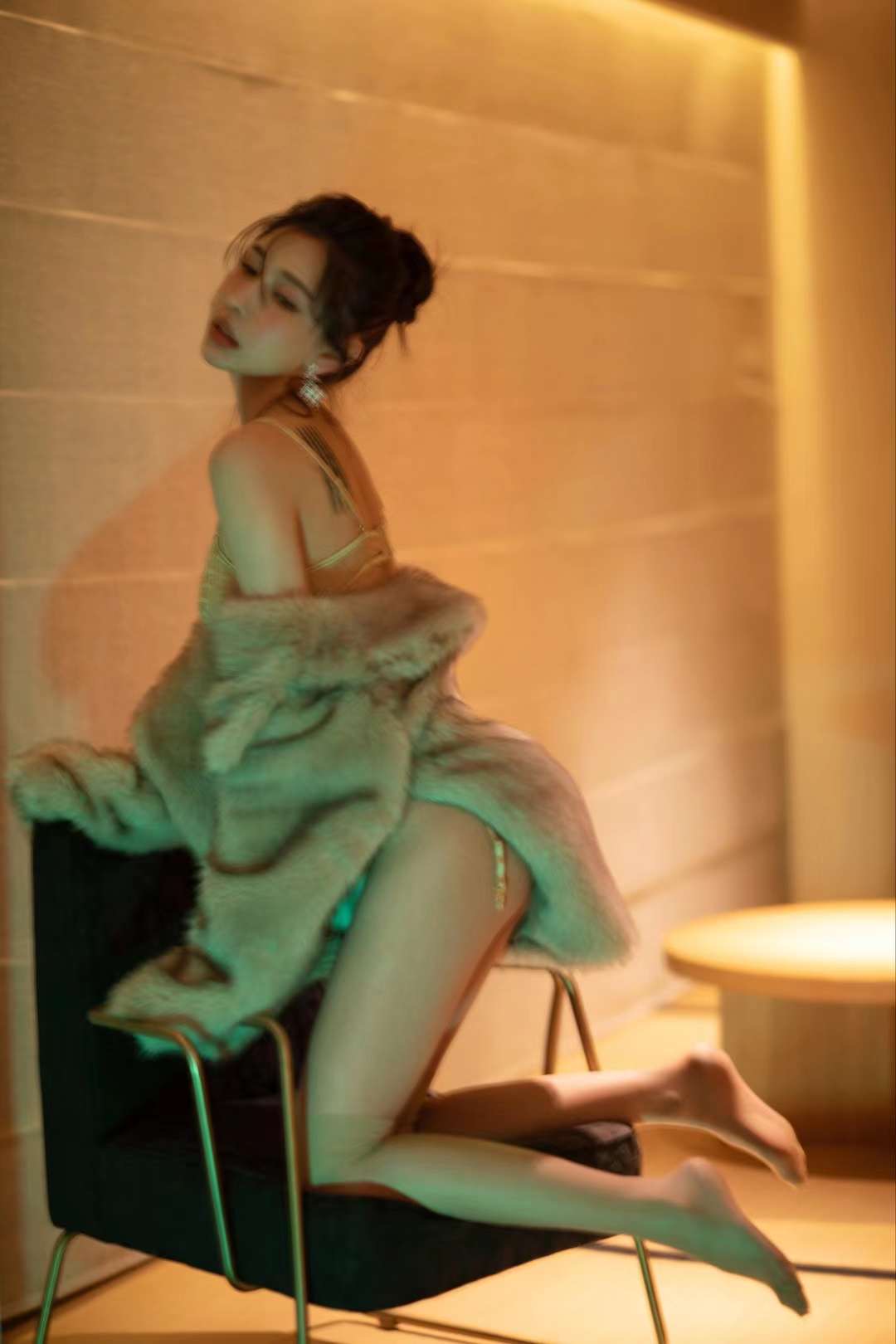 i
